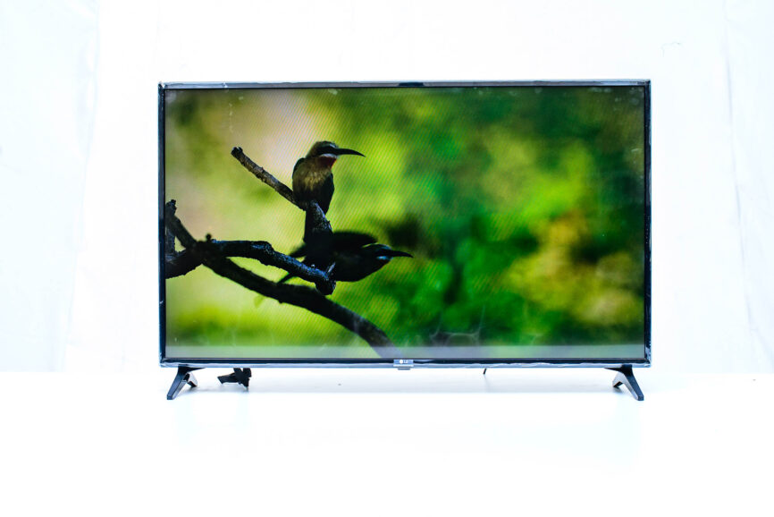 LG 49 inch FHD Smart Tv